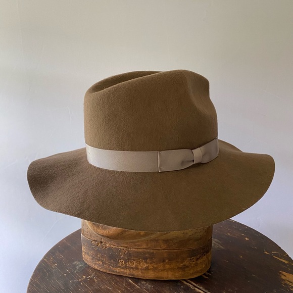 Taupe Wool Felted Hat/Lack Of Color. Mint! 7-7.5